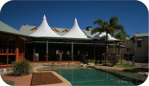 Tinaroo Lake Resort - Bed n Breakfasts 1