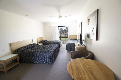 Tocumwal Golf Resort - Accommodation Australia 2