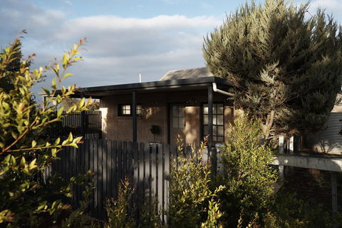 Tomfoolery Winemaker's Cottage Barossa Valley - Accommodation Australia 1