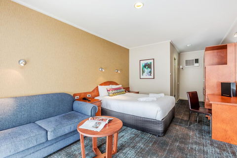 Tonsley Hotel - Bed n Breakfasts 0
