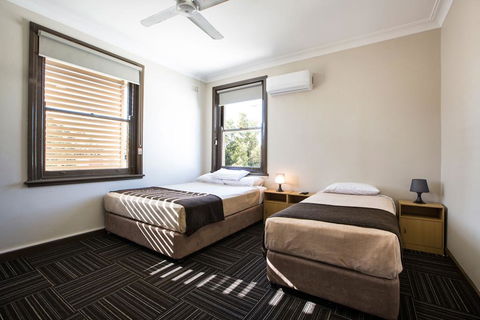 Toongabbie Hotel - Local Tourism 1