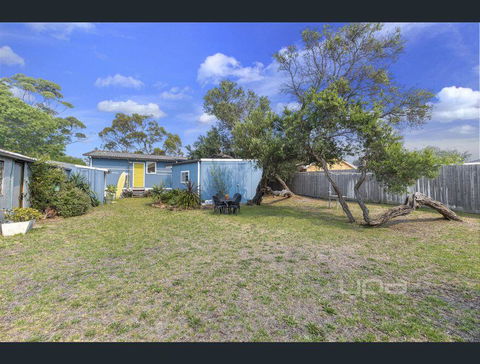 Toot Toot ! 50s Classic Beach House With Bungalow - Australia Shopping 2