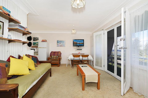 Toowoon Bay Beachside Unit, Unit 4 - Australia Shopping 2