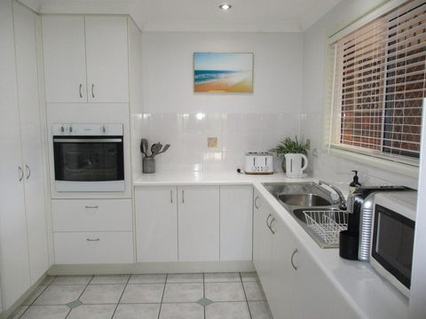 Torquay Beach Holiday House - Local Tourism 0