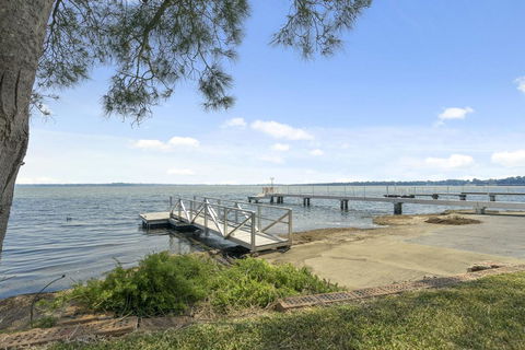 Toukley Lakefront House,Toukley - Accommodation Australia 2