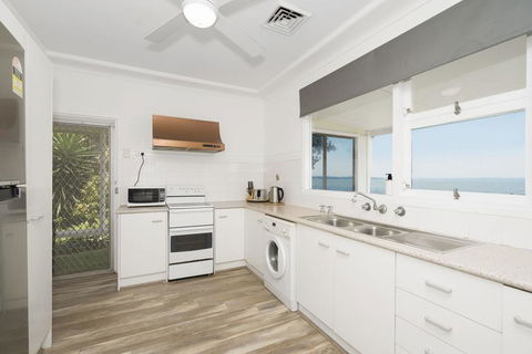 Toukley Lakefront House,Toukley - Accommodation Australia 3