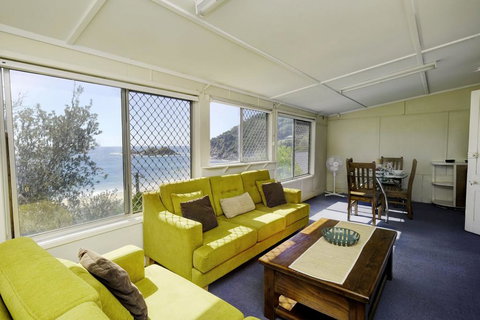 TRADEWINDS - Australia Shopping 1