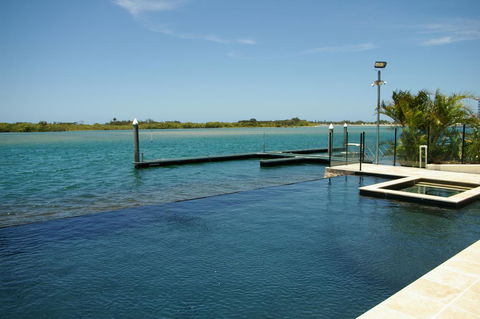 Trafalgar Towers - Accommodation Australia 0