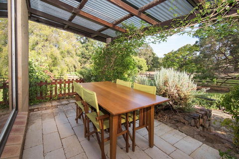 Trastevere Cowaramup Farm House - Local Tourism 0