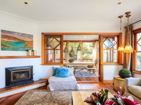 Treetops - Elegant, Inviting, Designer, Cedar Home - Accommodation Australia 0
