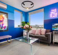 Trendy And Central One Bed Apartment With Views - Accommodation Australia
