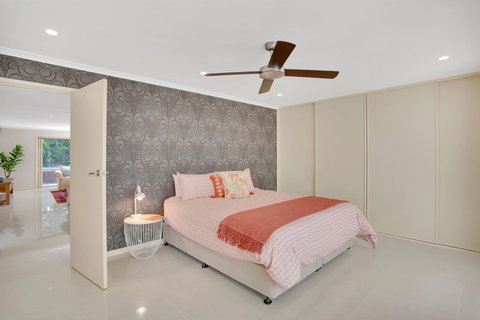 Tropical Oasis - Local Tourism 3