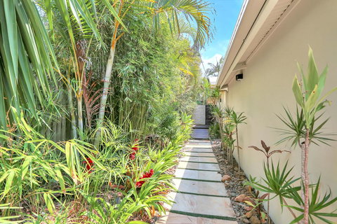 Tropical Oasis - Local Tourism 2