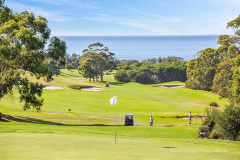 Tura Beach Golf Stays - Accommodation Australia 3