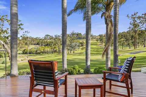 Tura Beach Golf Stays - Accommodation Australia 2