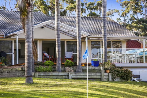Tura Beach Golf Stays - Accommodation Australia 0