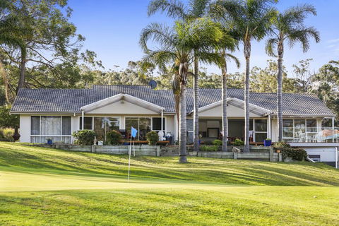 Tura Beach Golf Stays - Accommodation Australia 1