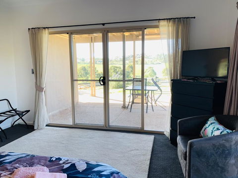 Two Dams Estate - Retreat & Relax - Australia Shopping 1