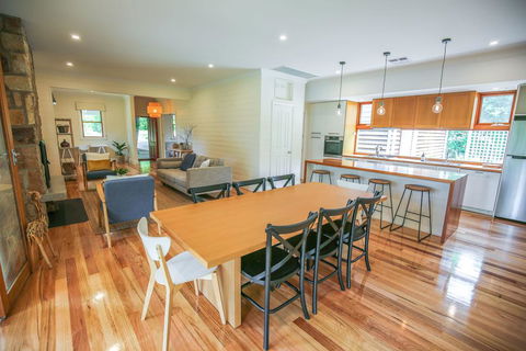 Two Oaks - Accommodation Australia 1