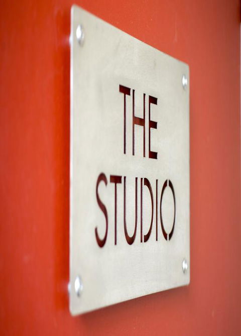 TWOFOURTWO Boutique Apartments - Local Tourism 3