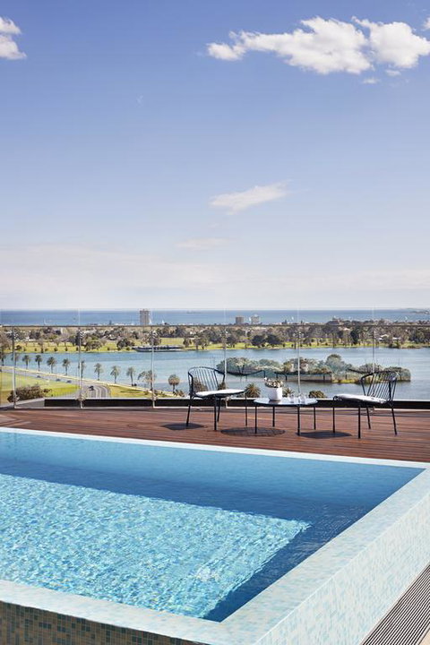 Tyrian Albert Park Lake - Local Tourism 3