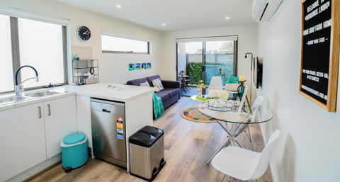 U101 Brunswick Living Brand New Deluxe Balcony Apartment Close To Airport And CBD - Accommodation Australia 0