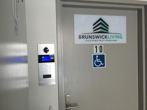 U201 Brunswick Living Brand New Deluxe Balcony Upper Floor Apartment Close To Airport And CBD - Accommodation Australia 3