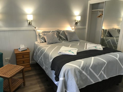 Ulladulla Motel - Bed n Breakfasts 0
