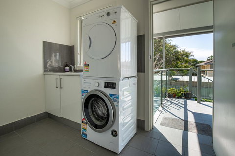 Underwood Road 62 - Australia Shopping 3