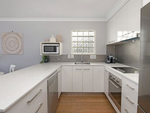 Unit 3 Emerald Shores - Shipping Lane Views! - Accommodation Australia 0