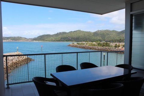 Unit 3302 One Bright Point - Accommodation Australia 3