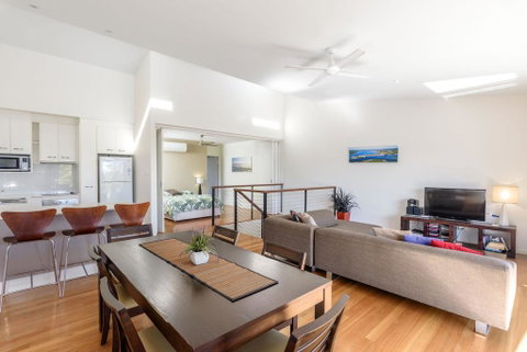 Unit 4 Rainbow Surf - Modern, Double Storey Townhouse With Large Shared Pool, Close To Beach And Shop - Accommodation Australia 0
