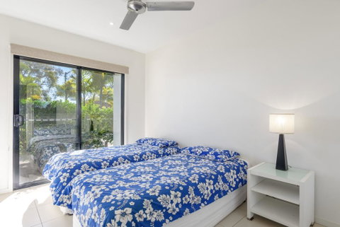 Unit 5 Rainbow Surf - Modern, Double Storey Townhouse With Large Shared Pool, Close To Beach And Shop - Accommodation Australia 3