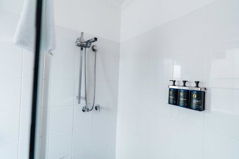 UNO Hotel Sydney - Bed n Breakfasts 2