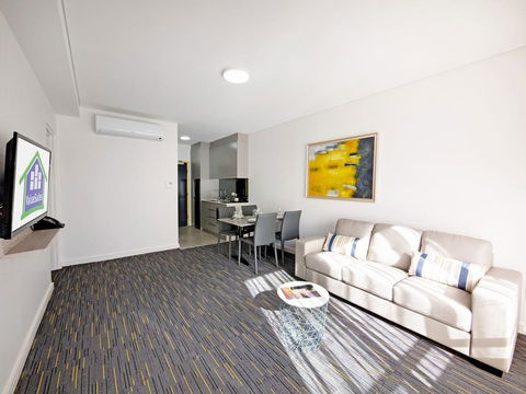Value Suites Penrith - Accommodation Australia 1