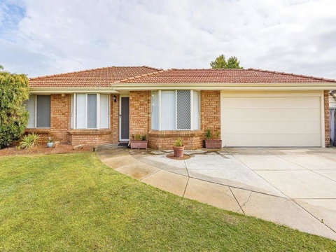 Varuna Stay - Australia Shopping 1