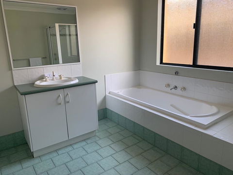 Views On Spencer - Accommodation Australia 2