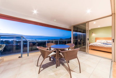 VIEWS ON ELSHEBY - Accommodation Australia 2