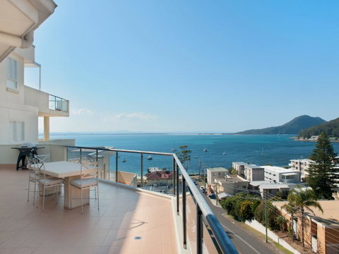 Views, Views & More Views, Sub-Penthouse In Shoal Bay - Accommodation Australia 2