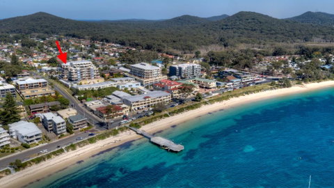Views, Views & More Views, Sub-Penthouse In Shoal Bay - Accommodation Australia 3