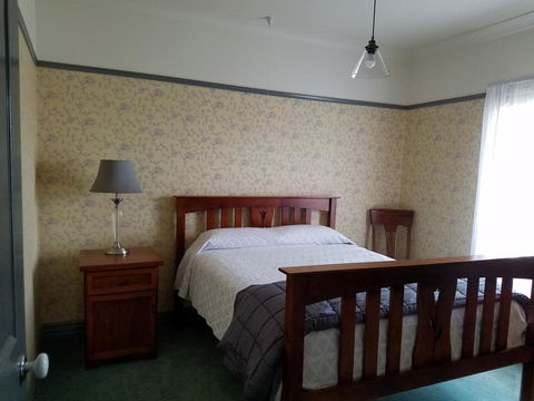 Wagga Wagga Country Cottages - Bed n Breakfasts 2
