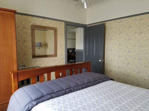 Wagga Wagga Country Cottages - Bed n Breakfasts 1