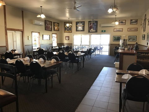 Wagon Wheel Motel - Australia Shopping 1