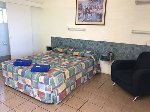Wagon Wheel Motel - Australia Shopping 2