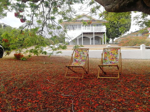 Walk To Beach Queenslander HOME In CBD Hervey Bay - Local Tourism 1