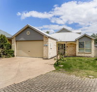 WALKIN ON SUNSHINE - STROLL TO BEACH BREAK - Accommodation Australia