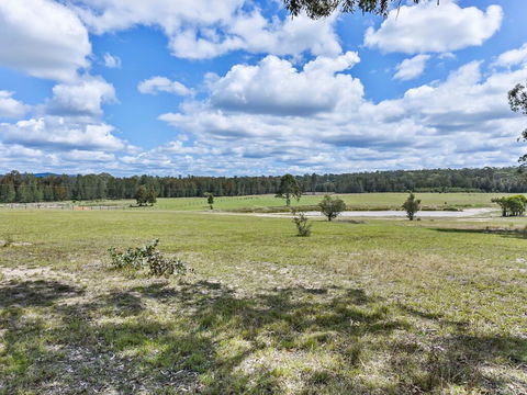 Wallaby Cottage - Cute Accom In Bushland Setting - Accommodation Australia 3