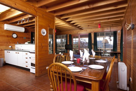 Wallaby Leap - Australia Shopping 3