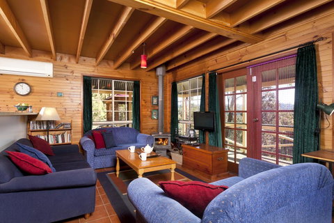 Wallaby Leap - Australia Shopping 1