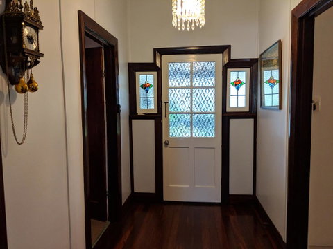 Walnut Cottage - 2 Bedroom Pet Friendly Country Cottage - Accommodation Australia 2